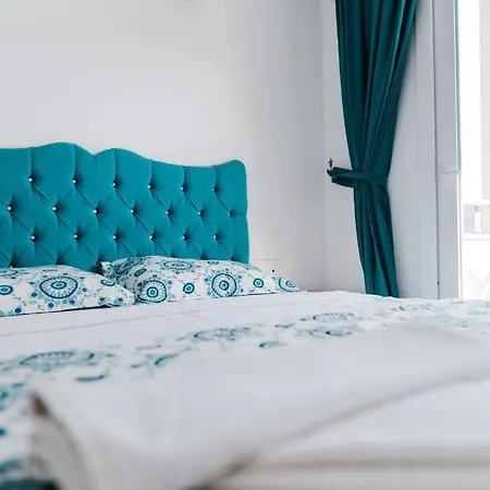Aparthotel Avisos And