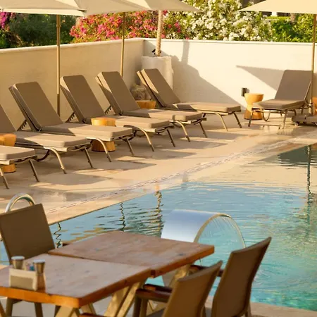 Avisos Hotel & Apartments