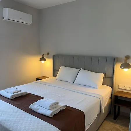 Avisos Hotel & Apartments *