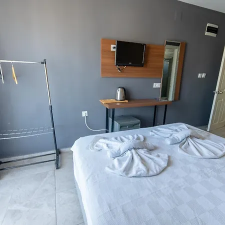 Aparthotel Avisos And